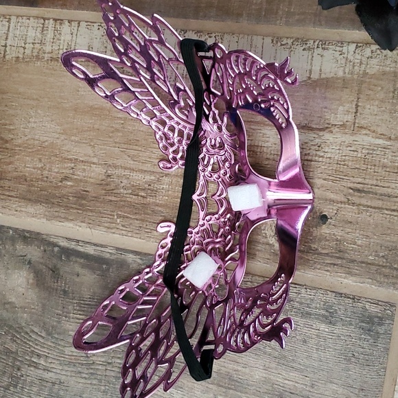 Masks - Picture 11 of 12